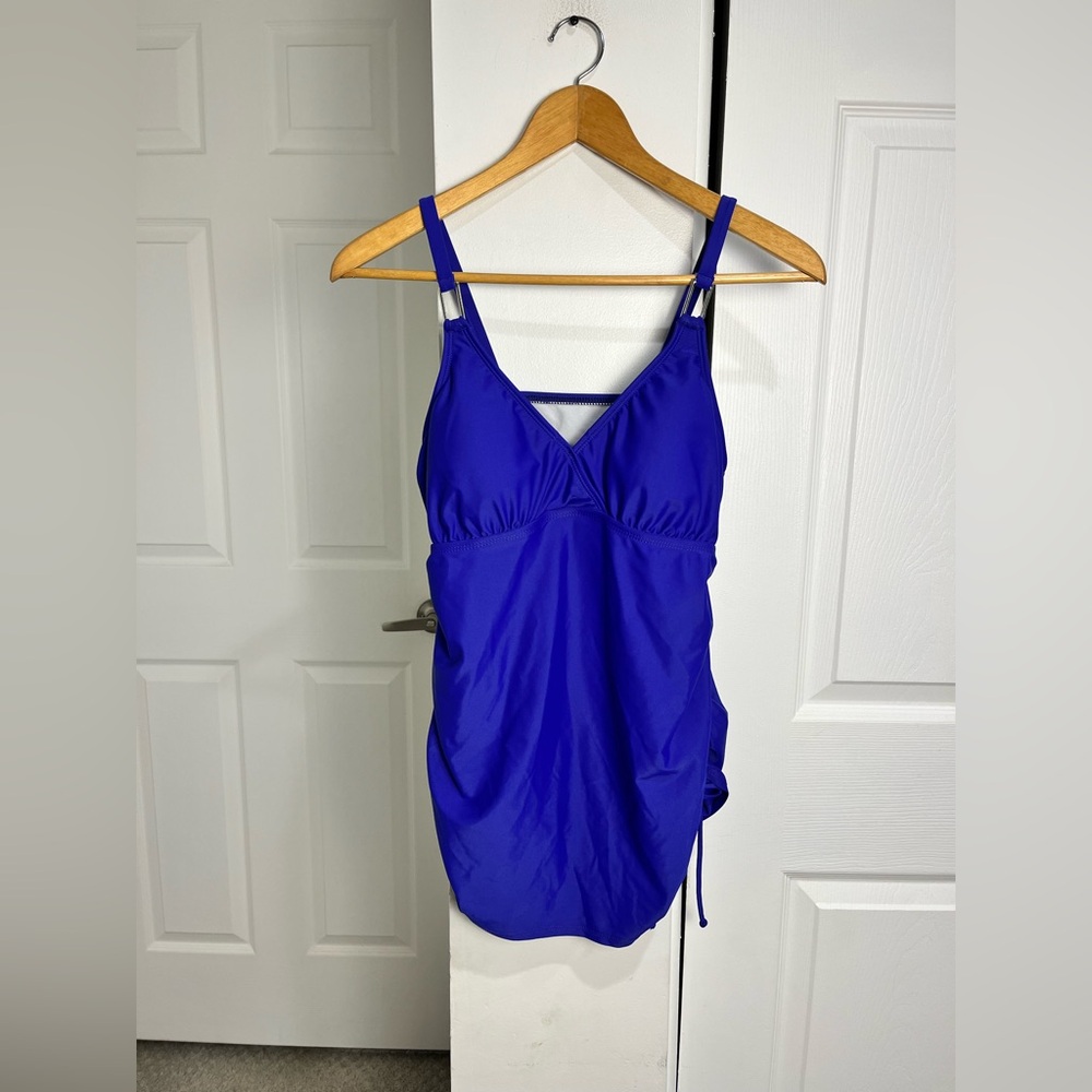 Liz Lange Maternity  Swim Takini Top Workout Gym Size Medium